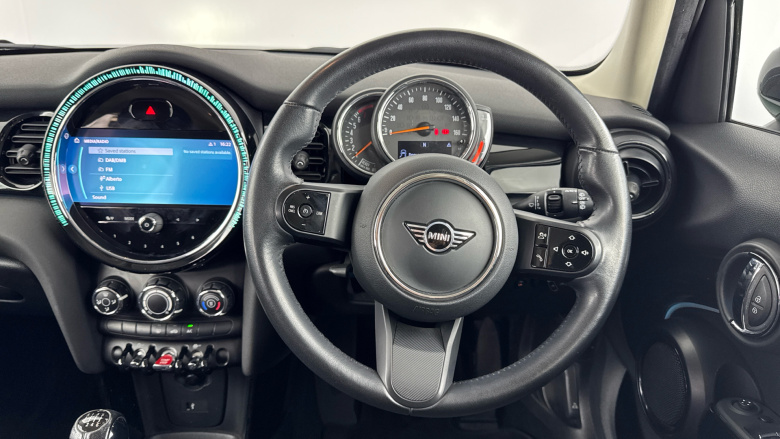 MINI Hatchback 1.5 Cooper Classic 5dr Petrol Hatchback